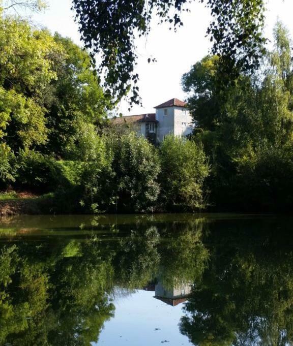 Chez Broche Bed & Breakfast Mazerolles  Dış mekan fotoğraf